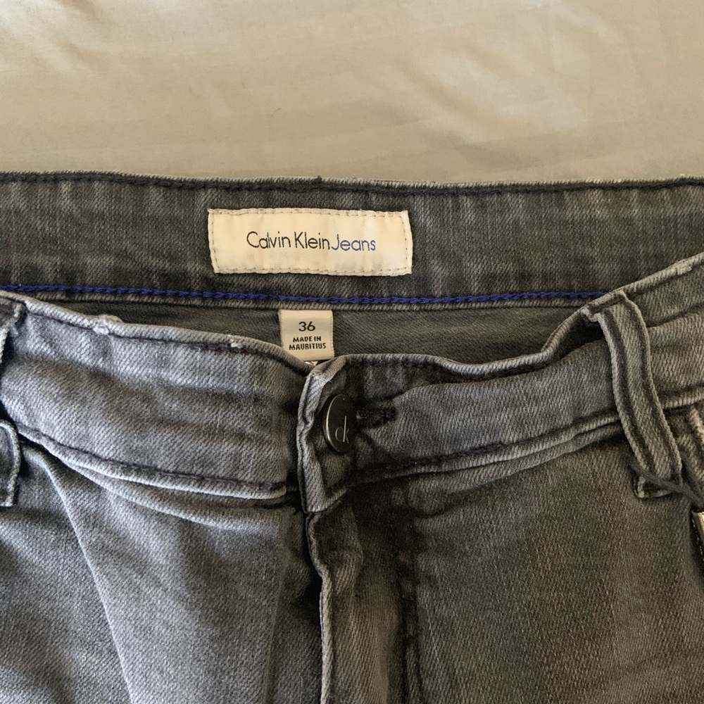 CALVIN KLIEN JEAN SHORTS